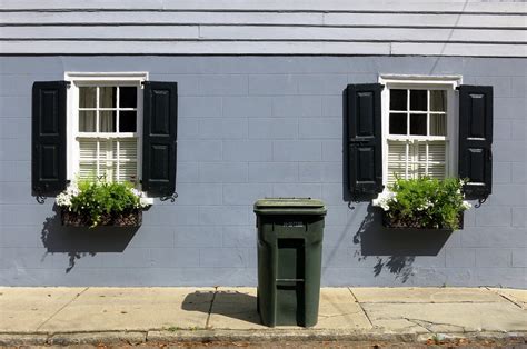 Garbage day, Tradd Street, Charleston, SC | Spencer Means | Flickr