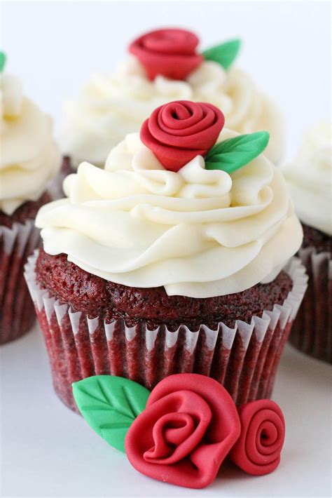 How to make Fondant Roses and Leaves – Glorious Treats