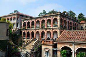 Xiamen Travel Guide, Appreciate Colonial-style Buildings