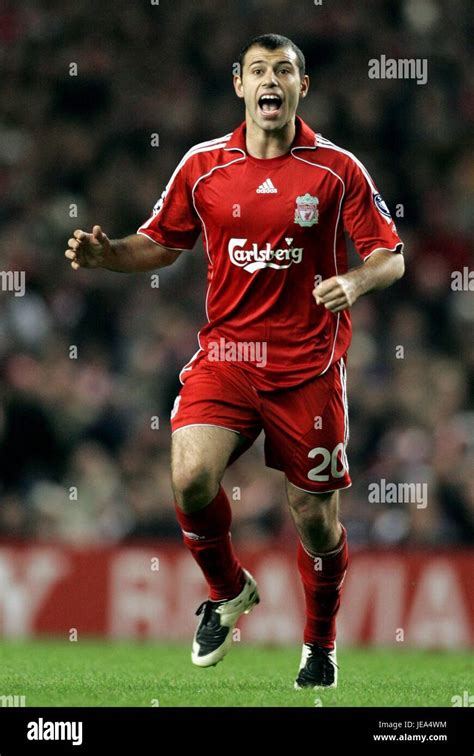 Javier mascherano liverpool hi-res stock photography and images - Alamy