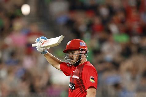 Aaron Finch acknowledges the cheer after reaching fifty | ESPNcricinfo.com