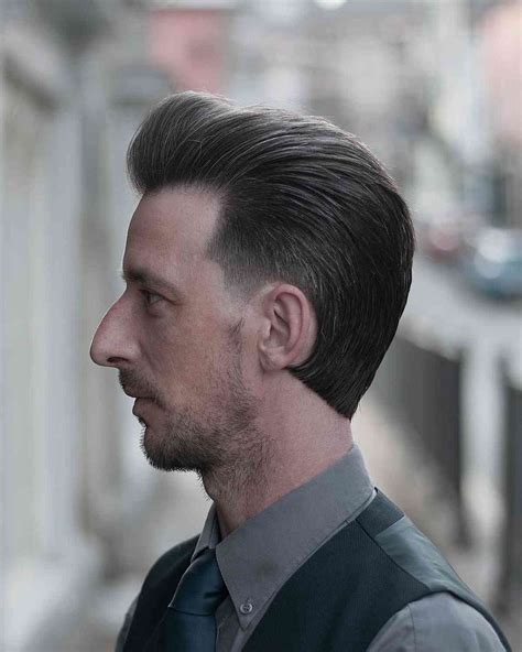 Slick Back Haircuts For Men Ways To Style Your Hair – Regal Gentleman | eduaspirant.com