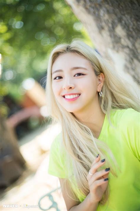 yuna pics on Twitter | Itzy, Girl, Kpop girls