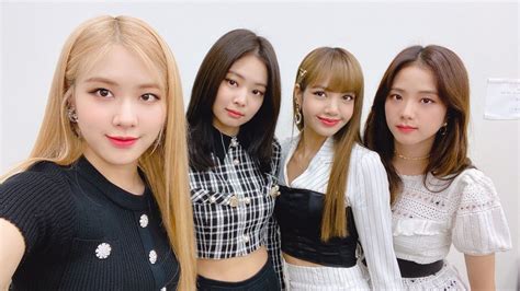 Who is the richest member of the K-pop band Blackpink? | YAAY