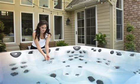 Chlorine or bromine? Choosing the best hot tub sanitizer - Master Spas Blog