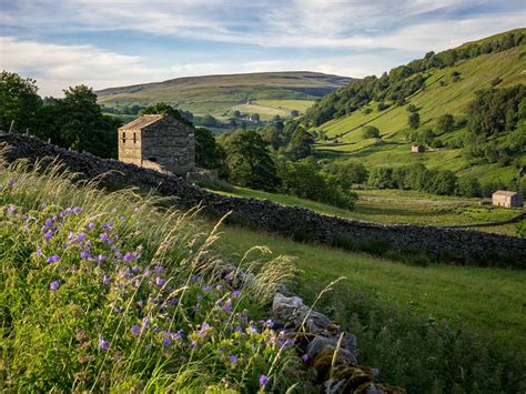 Evening in Thwaitedale | England countryside, Countryside landscape ...