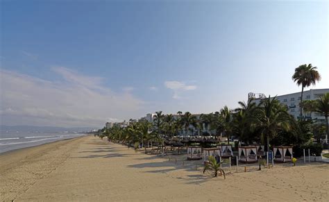 Hard Rock Hotel Vallarta | Modern Destination Weddings