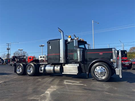 Used 2013 Peterbilt 389 Sleeper For Sale (Special Pricing) | Chicago ...