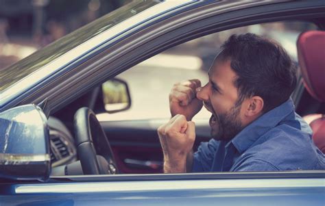 What is Aggressive Driving? All the Facts You Should Know - Smart Motorist