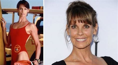 Comparison Snaps of the “Baywatch” Cast Then and Now (10 pics) - Izismile.com