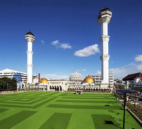 Masjid Raya Bandung: Sejarah, Lokasi & Gaya Arsitektur