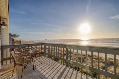 Rockaway Beach Vacation Rentals from $95 | HomeToGo