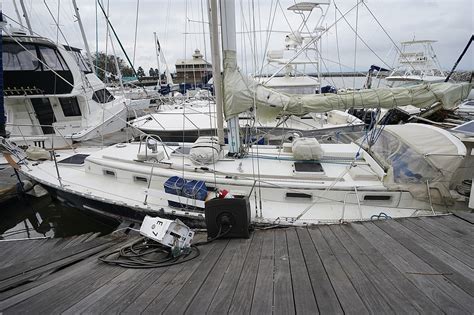 Gulf Coast rescuers reach people cut off in hurricane's aftermath