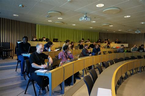 Lecture on Mininet-WiFi at Karlstad Summer School on Latency Control ...