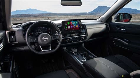 2022-nissan-pathfinder-interior