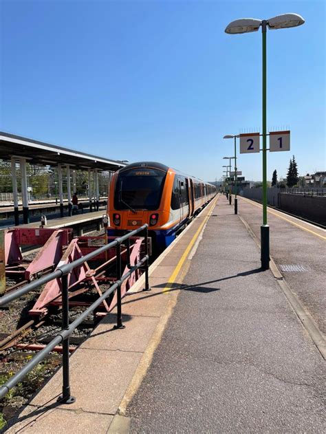 Bombardier Aventra - London Overground : r/trains