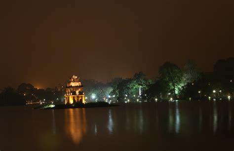 Sword Lake at night | Hồ Gươm (Sword Lake), a symbol of Hano… | Thành Nguyễn Khoa Hồng | Flickr