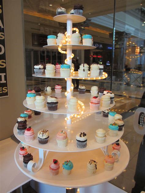 a cup cake shop in Vegas | Cake shop, Cupcake shops, Cake business