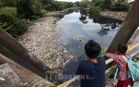 Sampah Sungai Citarum Menumpuk, Foto 1 #1728422 - Tribunnews.com