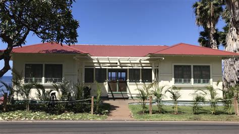 The red-roofed home that survived the fires in Lahaina is now a ray of ...