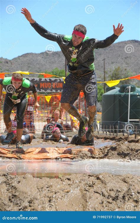 Mud Run editorial photography. Image of runner, people - 71992737