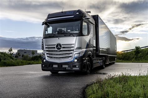 Fuel-Cell Mercedes-Benz GenH2 Truck Passes Challenging Tests With Flying Colors - autoevolution