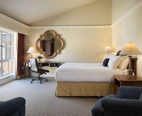 Lafayette Park Hotel | Rooms & Suites | Hotels in Walnut Creek CA