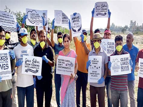 A crowd that funds together, cleans Rampura Lake together