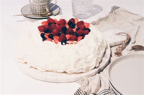 Nigella Lawson Pavlova With Rose Water - Jonna's Blog