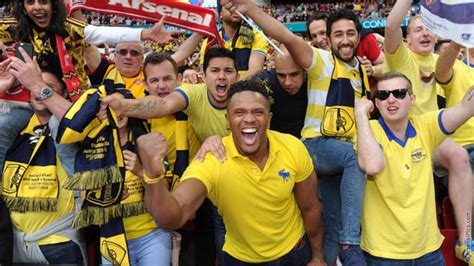 Pictures: Arsenal fans at Wembley | News | Arsenal.com