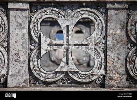 Knights templar cross hi-res stock photography and images - Alamy