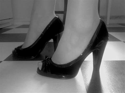 Can you wear open toed high heels to a job interview? – Work pumps