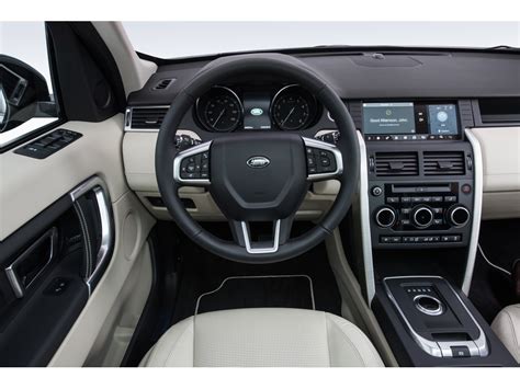 Land Rover Discovery Interior 2019