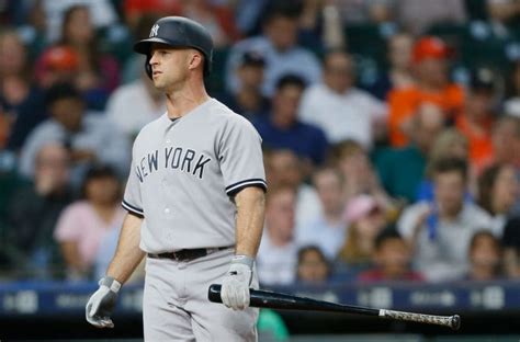 Yankees: Brett Gardner really struggling in the final year of his contract