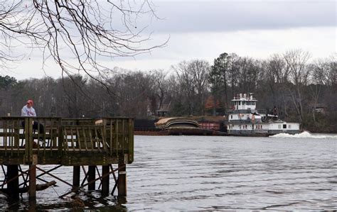 Tug Boat on the Black Warrior River | Tuscaloosa County Alabama