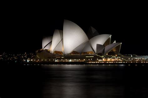 Sydney Opera House Pictures, History & Facts