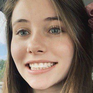 Kayla Hanson - Age, Family, Bio | Famous Birthdays