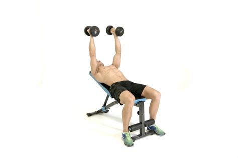 flat-bench-dumbbell-flyes - GymGuider.com