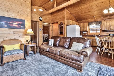 Eagle River Airbnb & Cheap Cabin Rentals from $95 | AirCabins