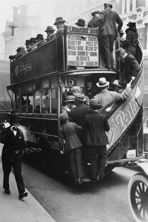 30 incredible pictures of london’s buses through the years – Artofit