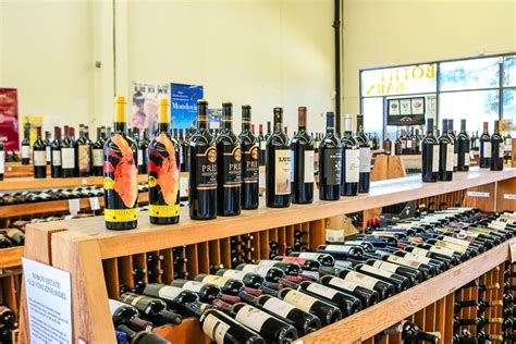 The Best Wine Shops in the U.S. for 2022, According to Pros | Wine ...