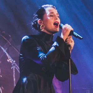 Jessie Ware - Live Tour & Concert Review Consensus | LiveRate