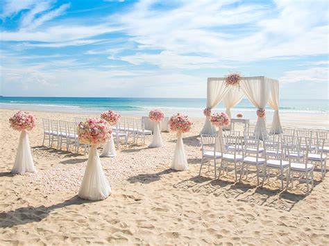 Una boda de ensueño: Cómo organizar una ceremonia inolvidable en la playa en España ...