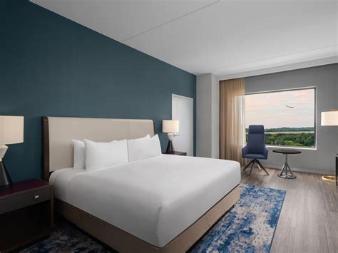 Hotel Suites in Pittsburgh | Hyatt Regency Pittsburgh Airport