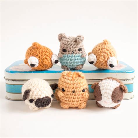 Amigurumi Pattern Book - Mini Crochet Creatures: 30 Amigurumi Animals to Make