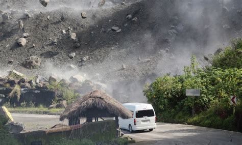 Philippines earthquake triggered landslides: Five killed and dozens injured