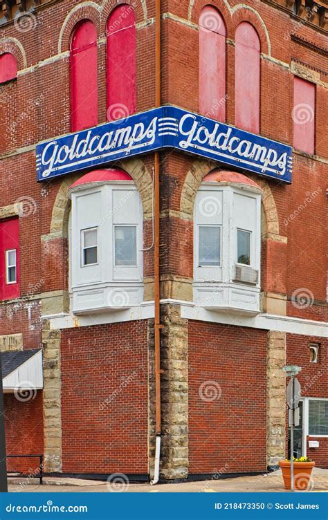 Old Goldcamps Neon Sign in Ironton Ohio Editorial Image - Image of ohio, sign: 218473350