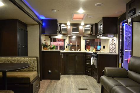 Awe-inspiring Ideas Of Front Kitchen 5th Wheel Ideas | Direct to Kitchen