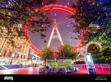 London Eye Night Trees Heritage Wheel Embankment Stock Photo - Alamy