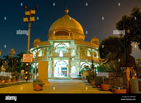 Chhatarpur temple complex new delhi Stock Photo - Alamy